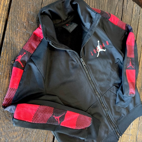 Air Jordan Kids Black and Red Zipper Track Jacket, Boys Size Small 8-10 Years - Picture 4 of 6
